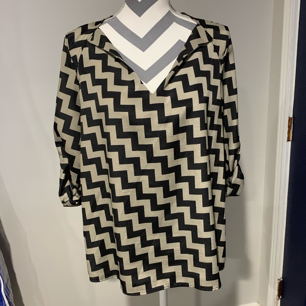 Collective Concepts Chevron Top Large